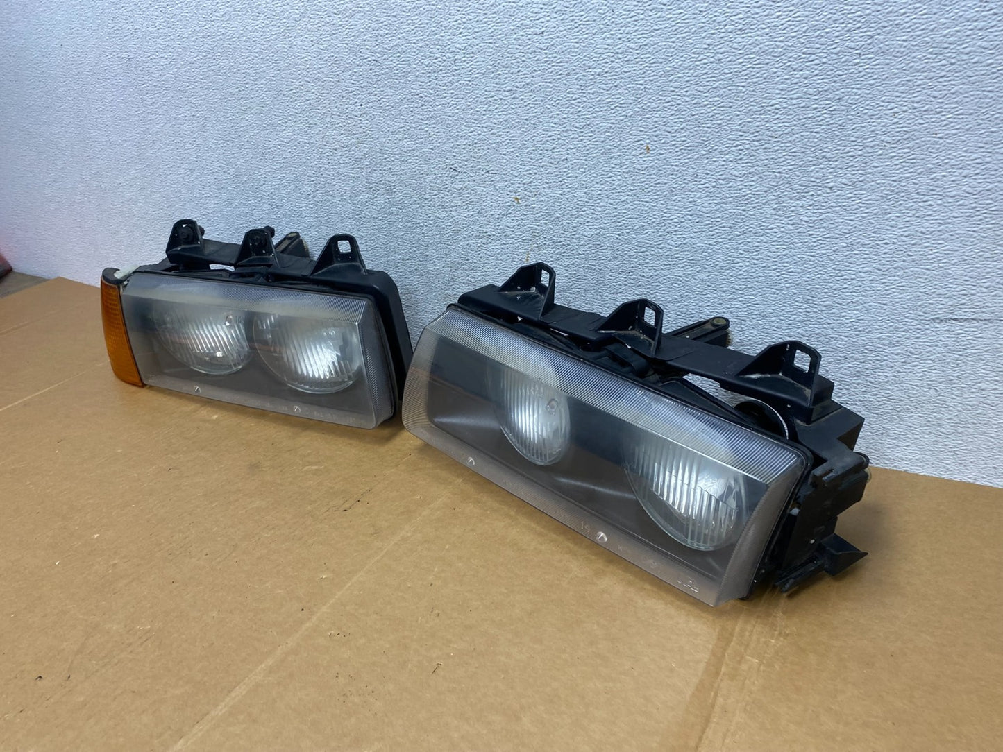 1994 to 1999 Bmw E36 318i 328i Left+Right Halogen Headlights AD8936 DW1