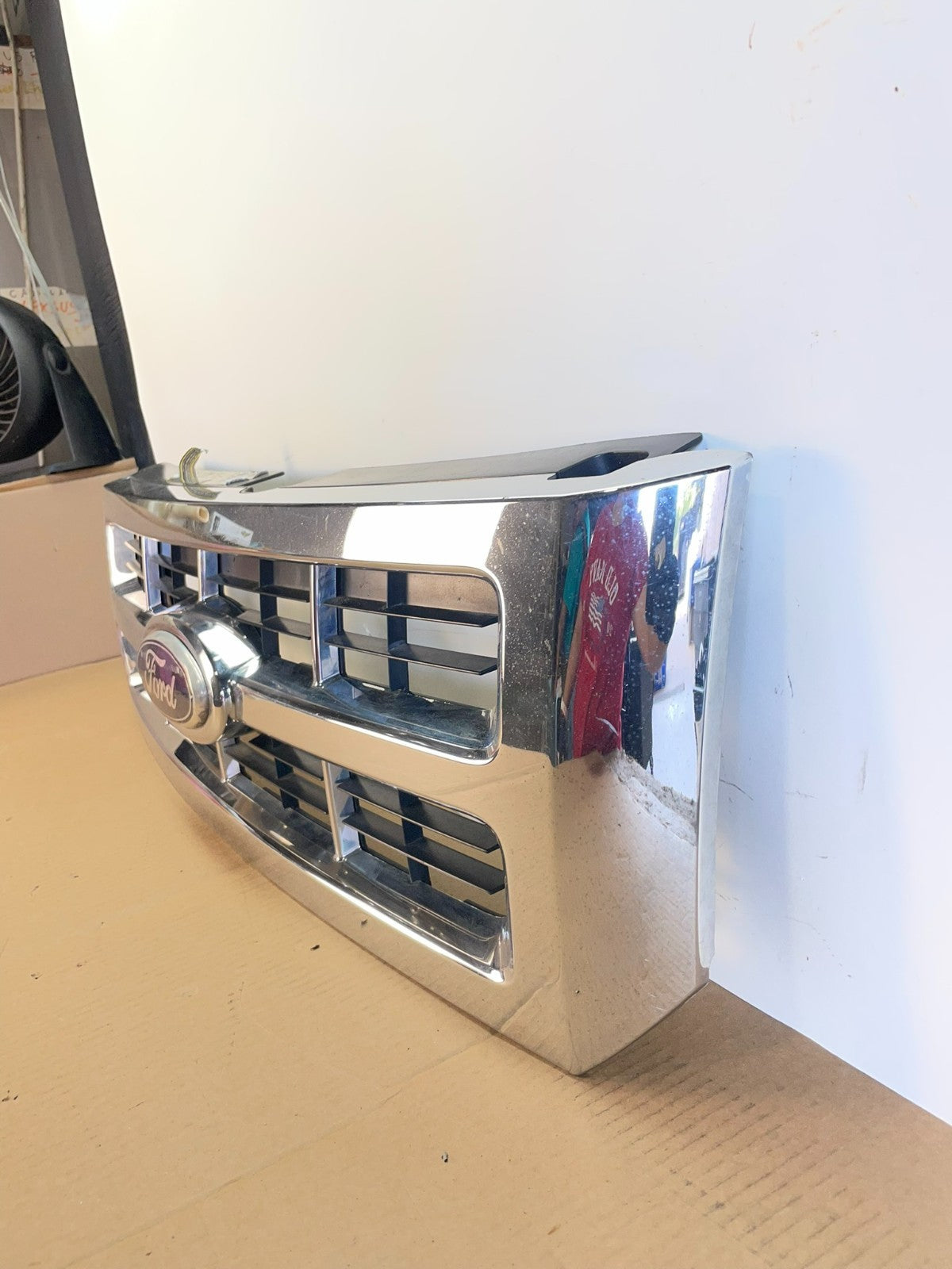 2008 to 2012 Ford Escape Front Upper Grill Grille AH0077 DG1