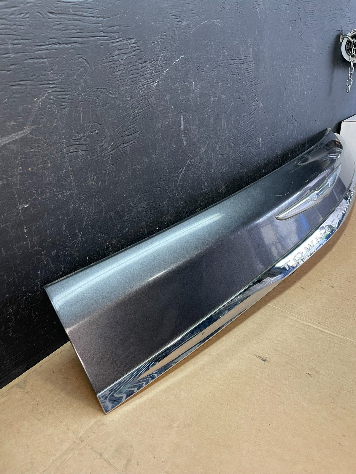 2011 to 2016 Chrysler Town & Country Tailgate Trim w/ Camera Panel ac5053 DG2