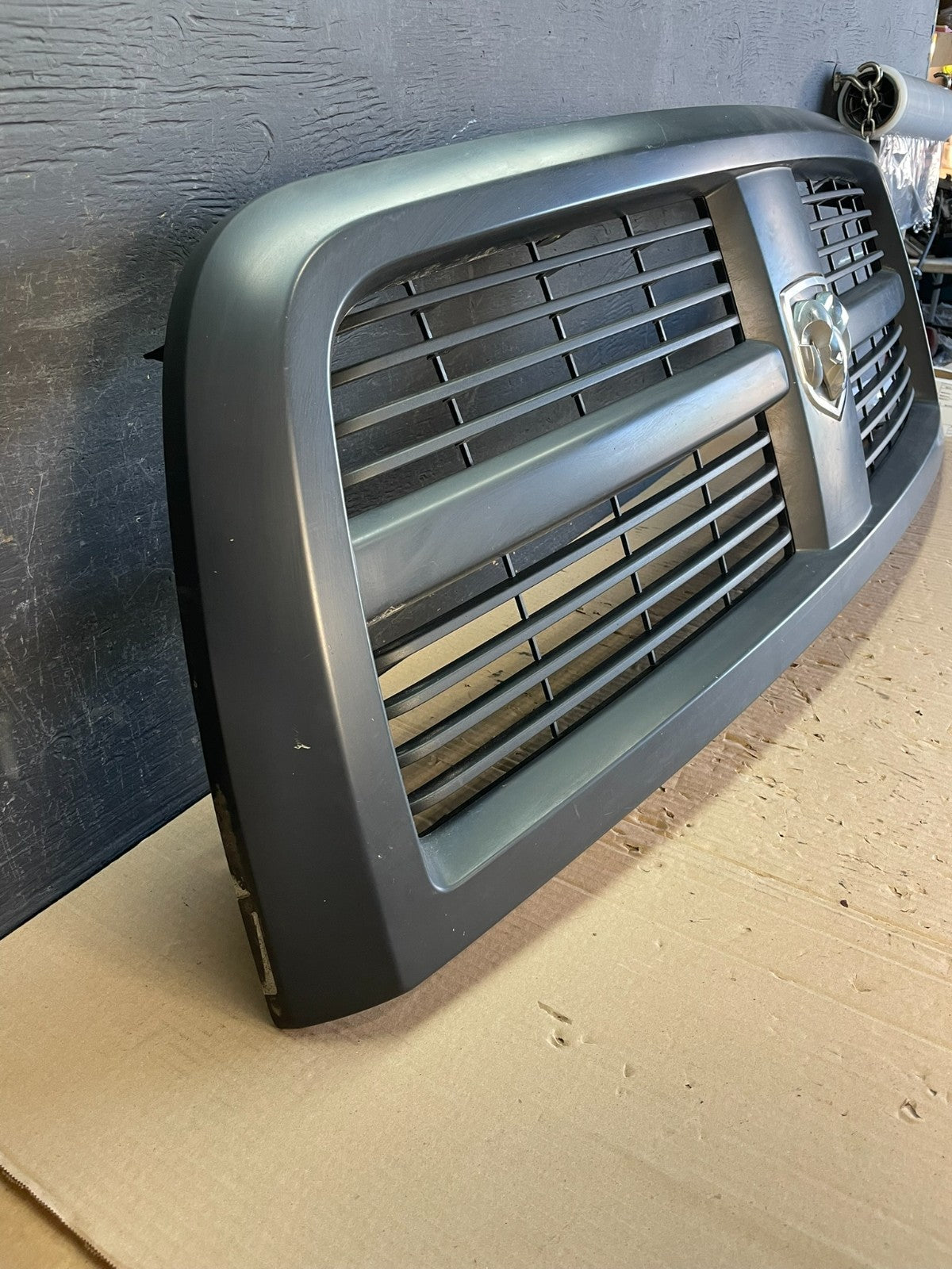 2009 to 2012 Dodge Ram 1500 Front Upper Grille Grill AE0762 DG2