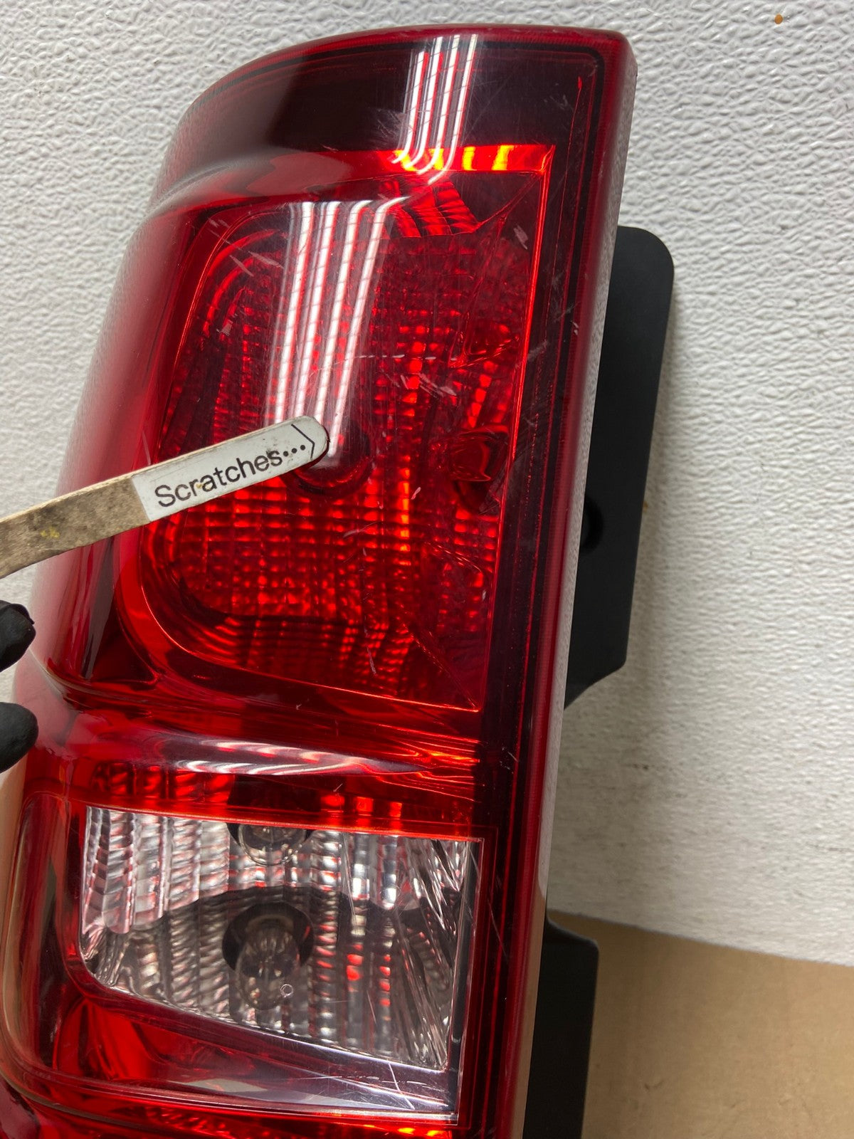 2008-2014 Chevrolet Tahoe Suburban Driver Lh Left Side Tail Light AD7676 LK3