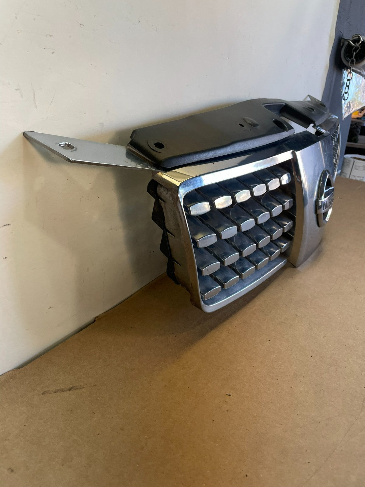 2004 2004 2006 Nissan Maxima Front Upper Grill Grille Aftermarket AF8598 DG2