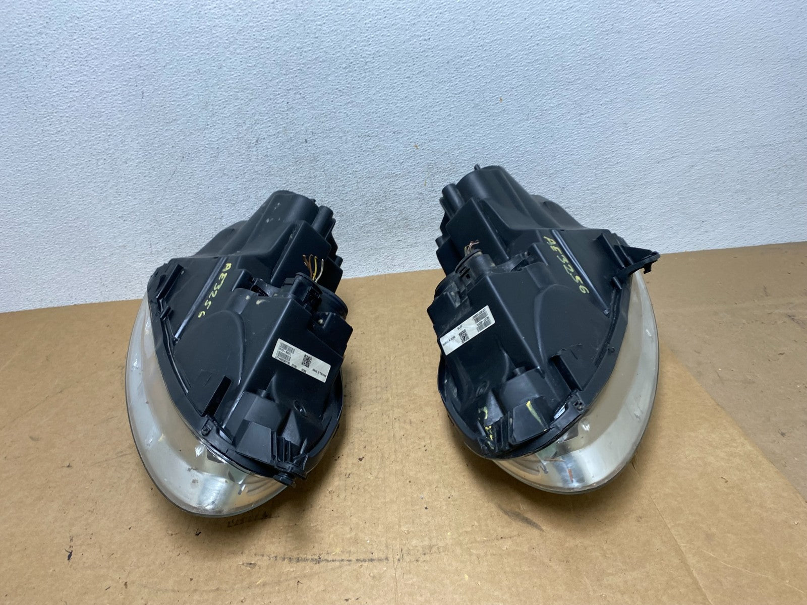 2005 to 2010 Volkswagen Jetta Left+Right Side Headlights Halogen AE3256 DW11
