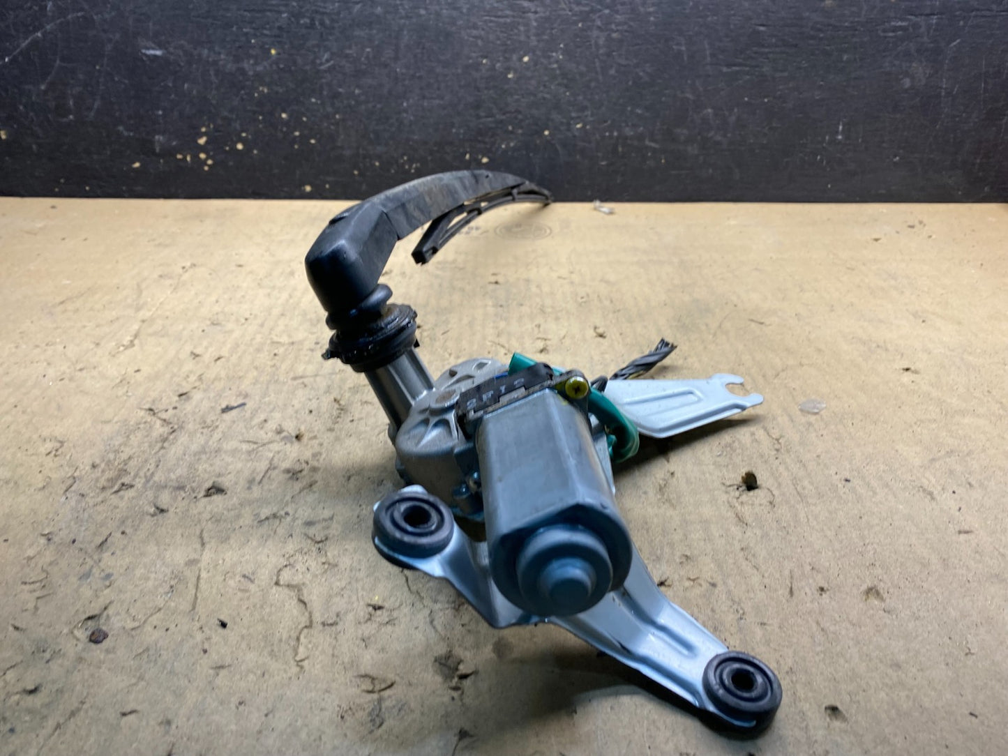 2007 - 2010 Hyundai Santa Fe Rear Glass Windshield Wiper Motor W4288 DG2
