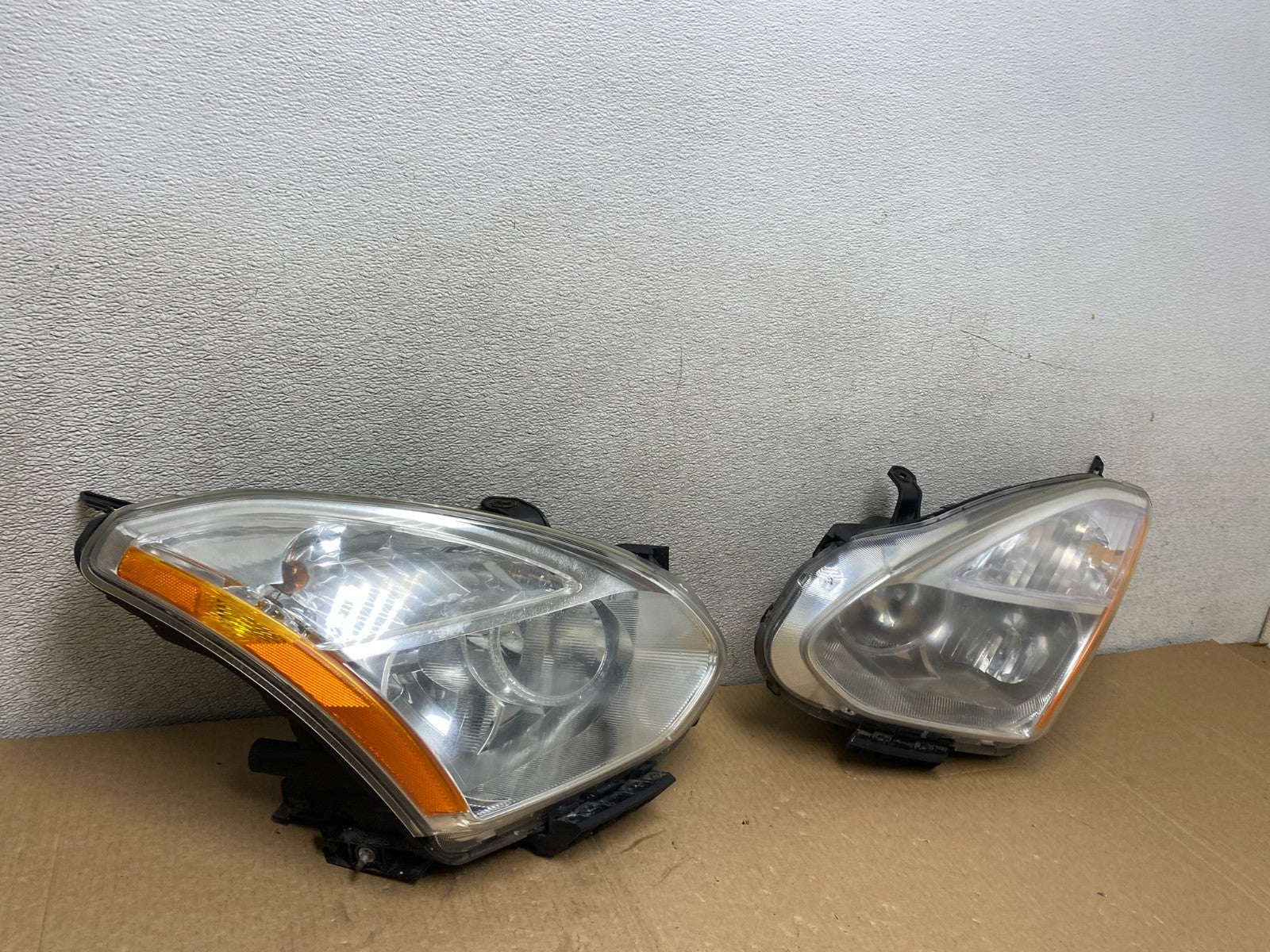 2009-2013 Nissan Rogue Left+Right Side Set Halogen Headlights V1058 DW2
