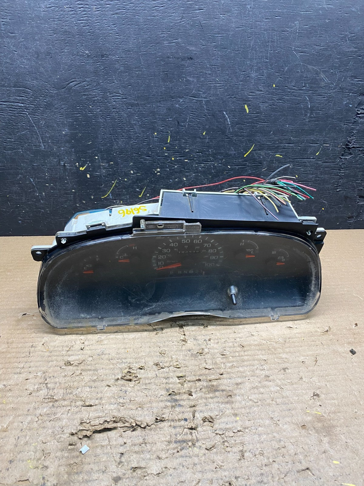 2001-2002 Ford Econoline E250 E350 Van Speedometer Instrument Cluster S6196 DG0