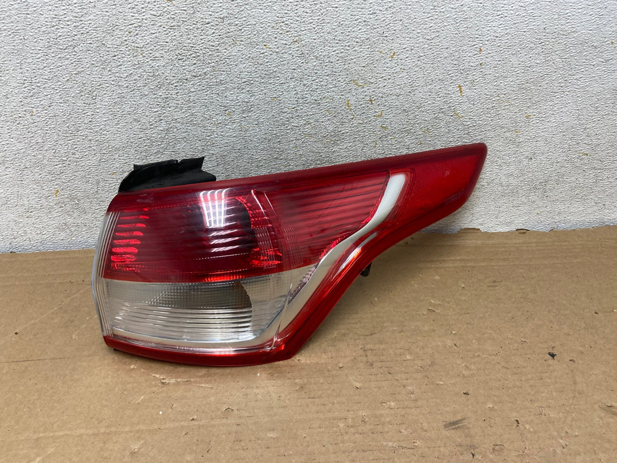 2013 to 2016 Ford Escape Right Passenger RH Side Tail Light AH8373 LK0