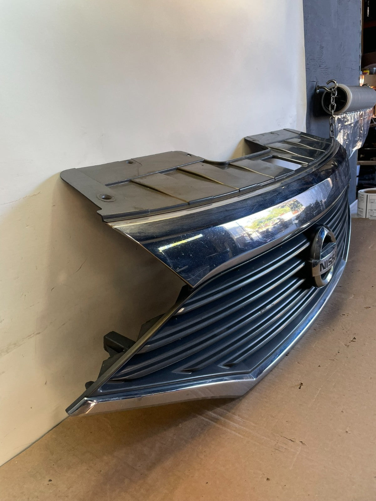 2011 to 2017 Nissan Quest Front Upper Grill Grille AH0410 DG2