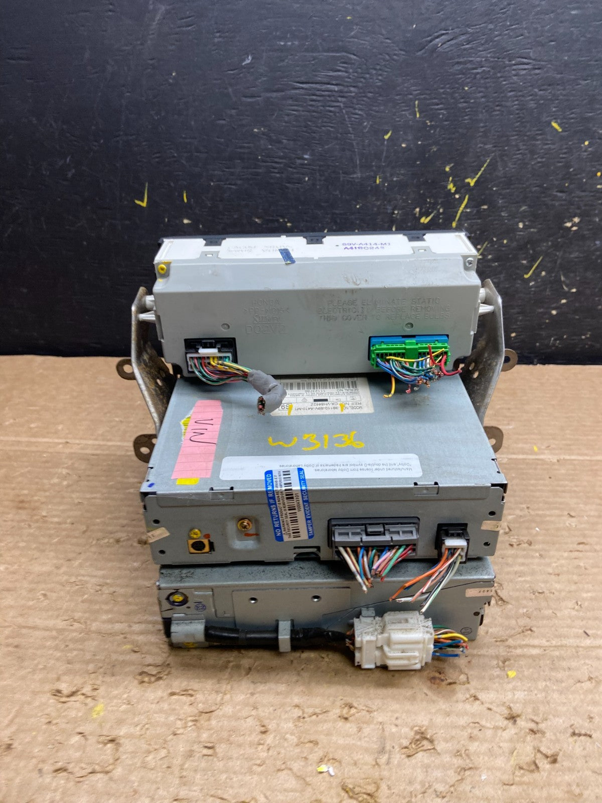 2005  Honda Pilot AM FM CD Audio Radio Player Climate Control W3136 DG3