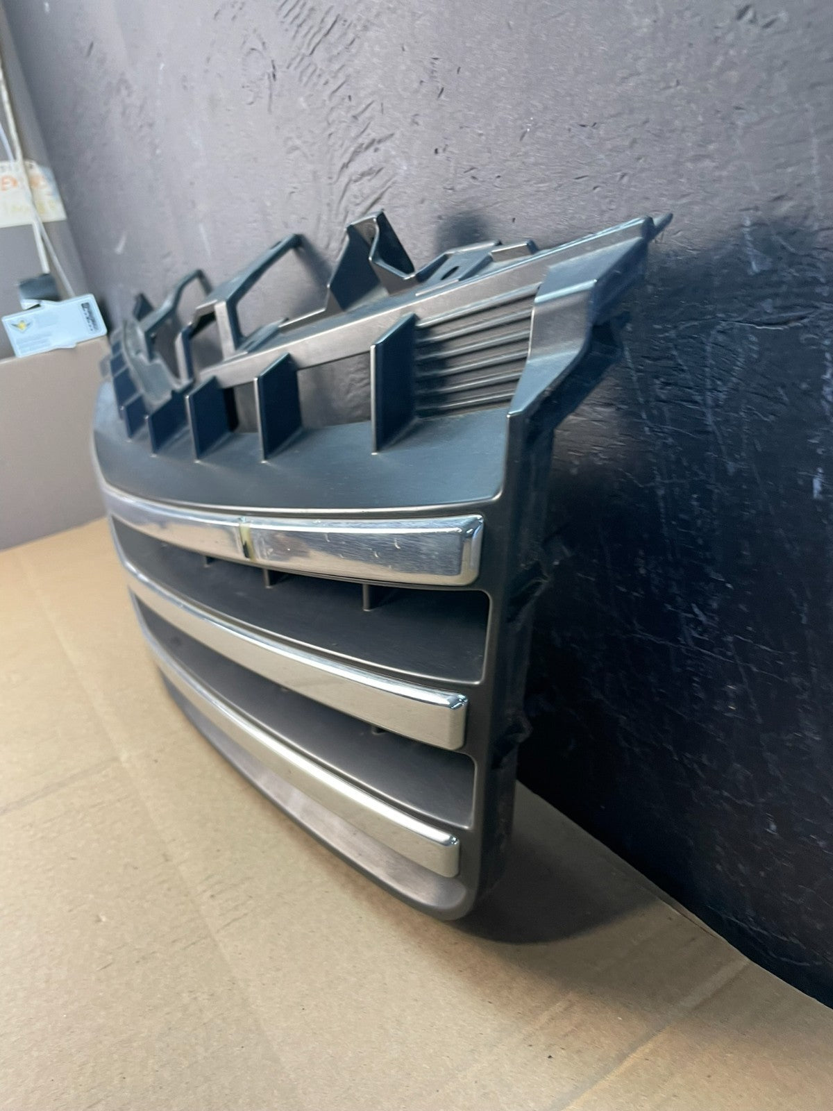2008 to 2012 Kia Borrego Front Bumper Upper Grille Grill OEM ac2164 DG1