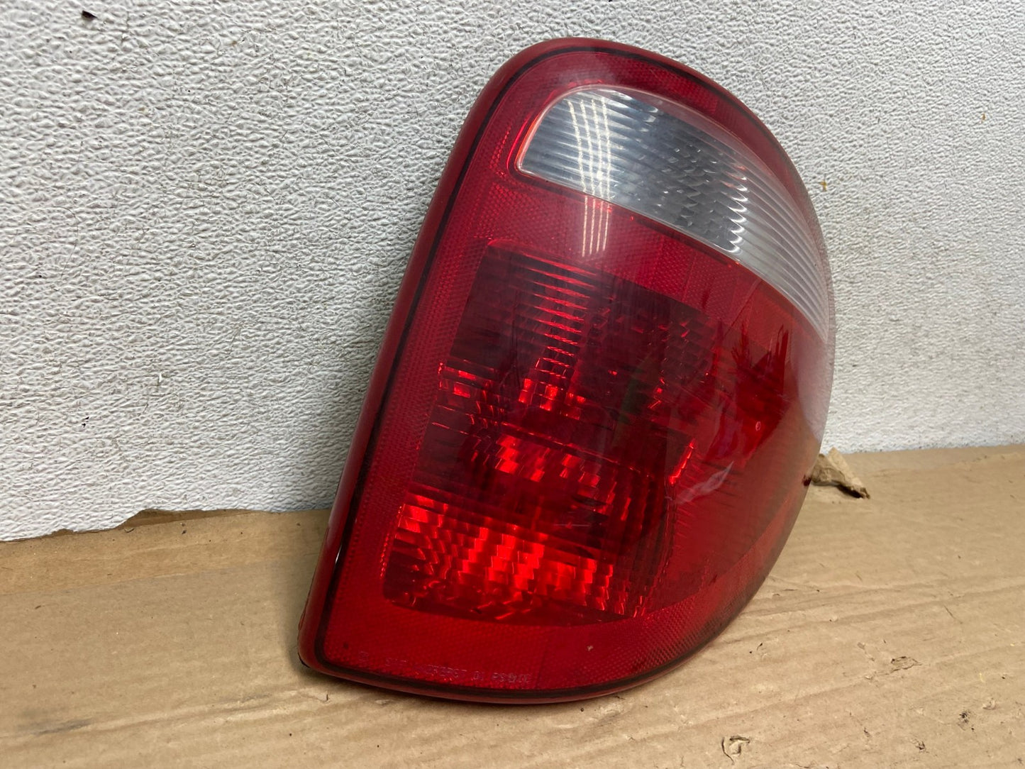 2001-2003 Dodge Grand Caravan Right Passenger RH Side Tail Light AG8334 LK1