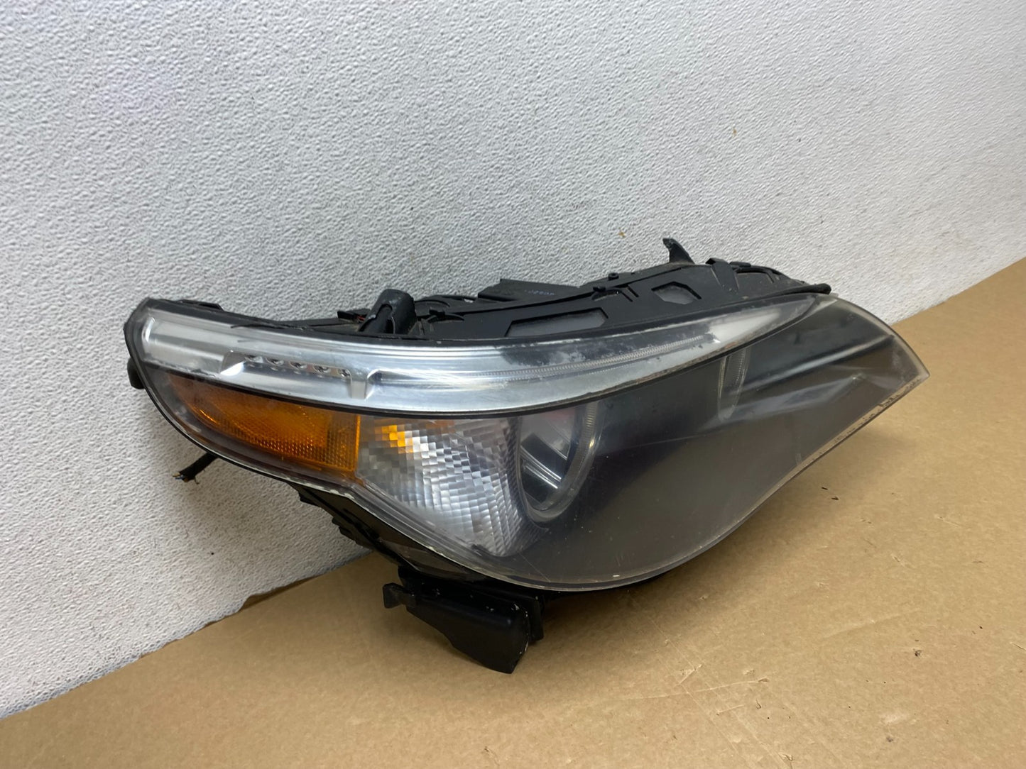 Halogen 2004 -2007 BMW 535i 5 Series Right Passenger Side Headlight AF7282 DW2