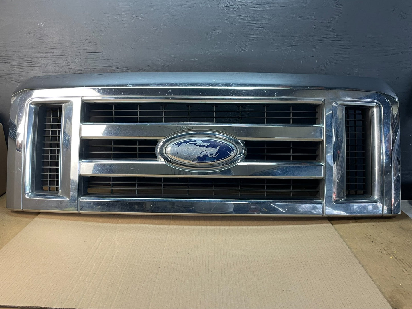2008 to 2014 Ford Econoline E150 E250 Front Upper Chrome Grill Grille AC1912 DG0