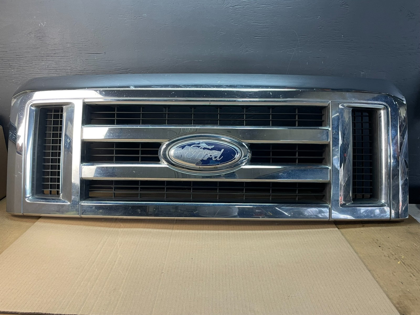 2008 to 2014 Ford Econoline E150 E250 Front Upper Chrome Grill Grille AC1912 DG0