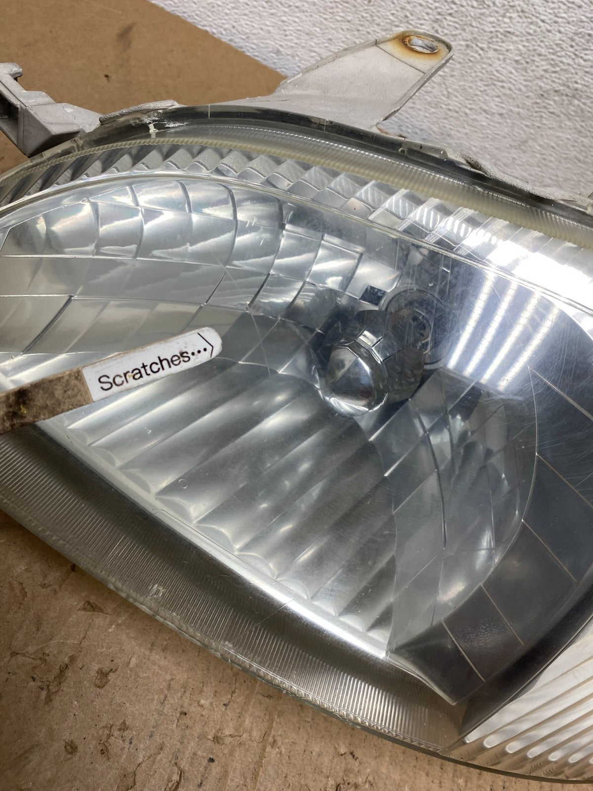 2000 2001 2002 Toyota Echo Left Driver LH Side Headlight AD8812 DW3