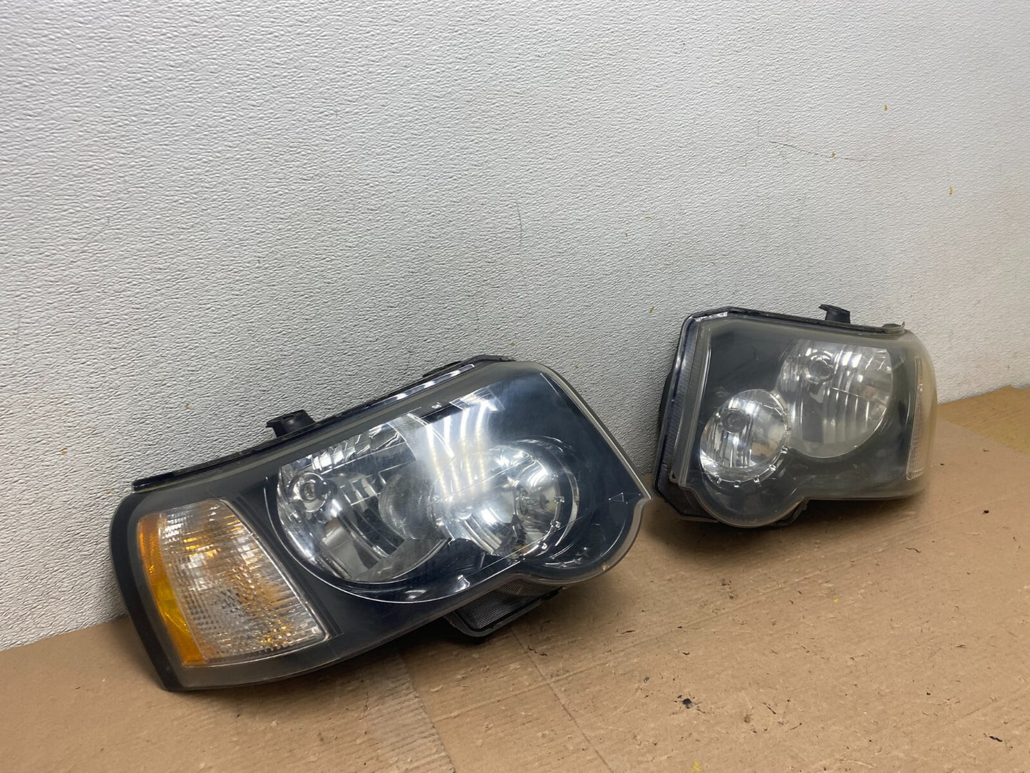 2004-2005 Land Rover Freelander Left+Right Side Halogen Headlights OEM O0468 DW2