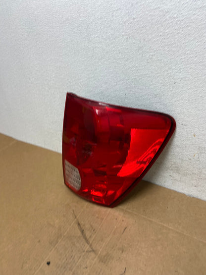 2006-2009 Pontiac Torrent Right Passenger Rh Side Tail Light AD5997 LK1