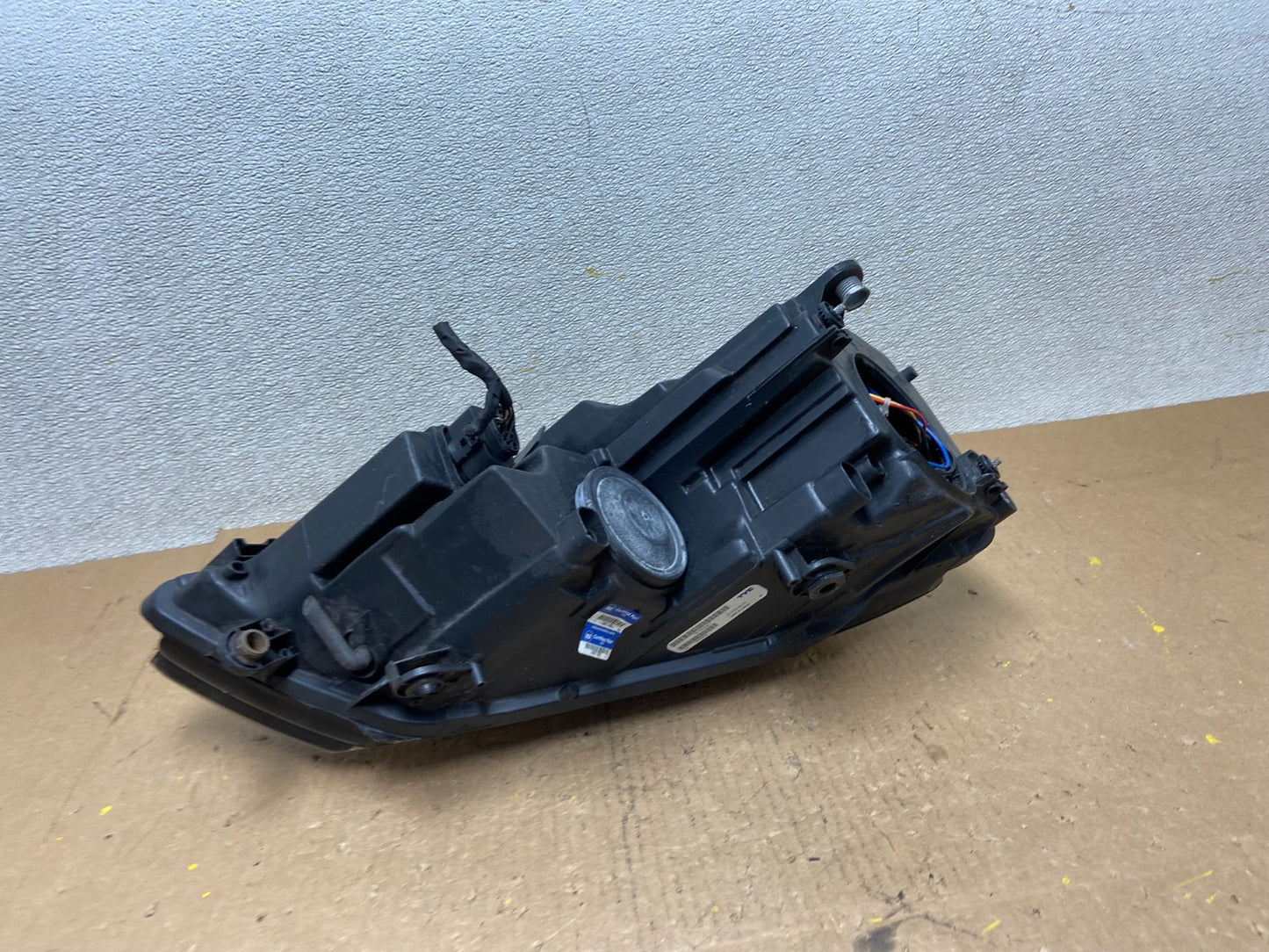 2011 to 2014 Volkswagen Jetta Left Driver LH Headlight Halogen Z8046 DW6