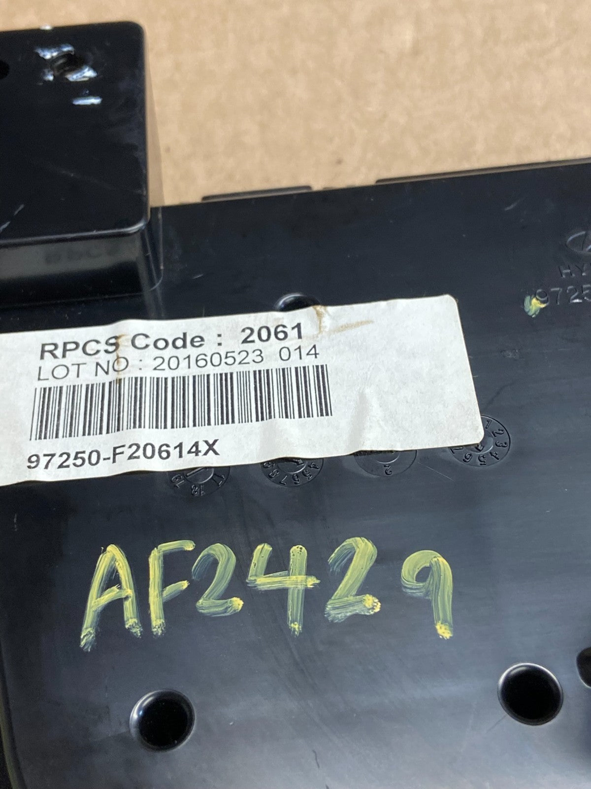 2017 to 2018 Hyundai Elantra Center Heater A/C Climate Control Panel AF2429 DG6
