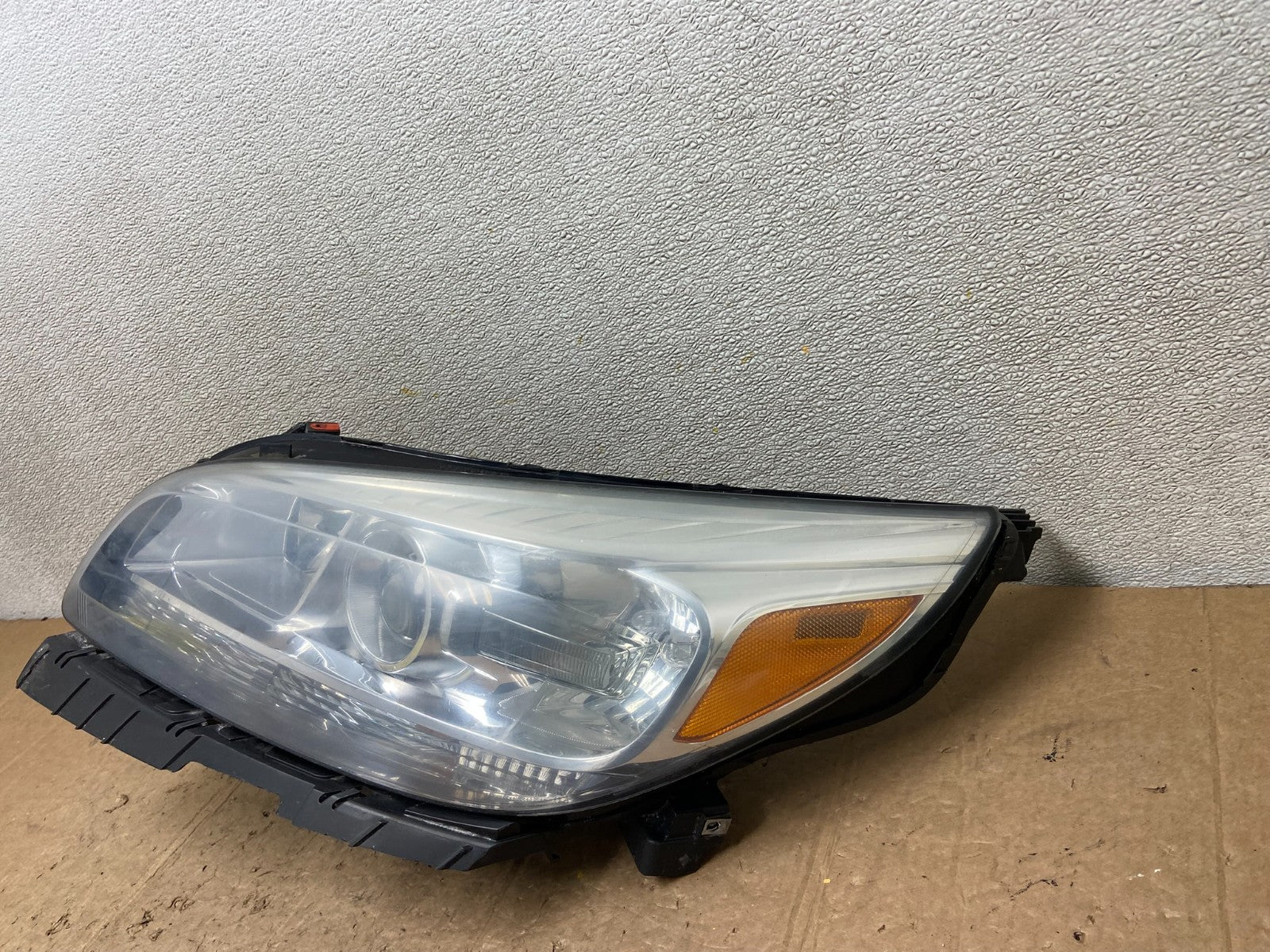 2013 2014 2015 Chevrolet Malibu Headlight Projector Left Driver Side Oem AA42112