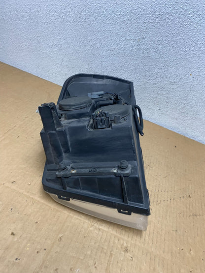 2002 to 2009 Gmc Envoy Right Passenger RH Side Headlight Halogen AD0949 DW8