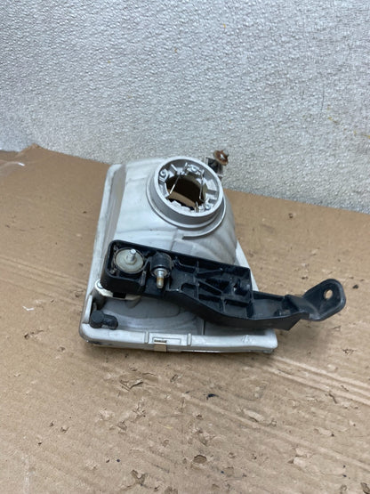 2001 2002 2003 Toyota Sienna Right Passenger Rh Side Headlight Halogen AB1168 DW7