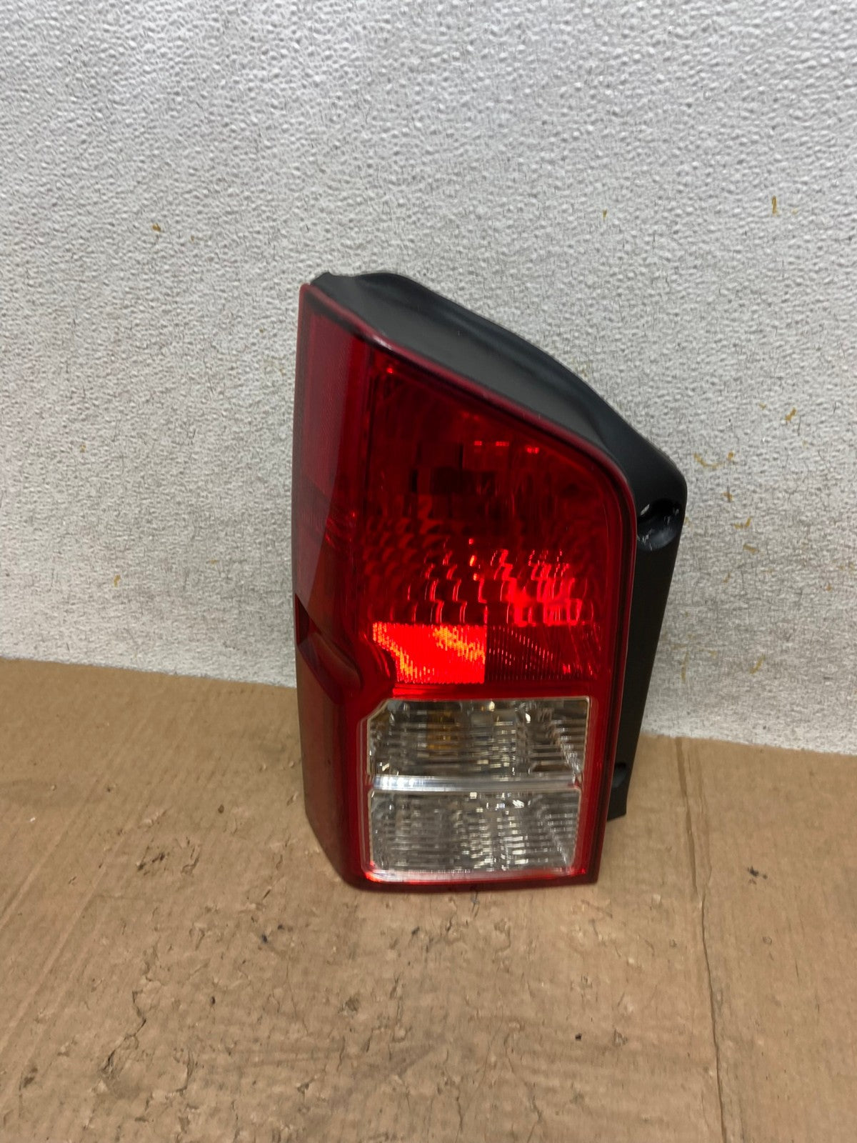 2005 to 2012 Nissan Pathfinder Tail light Left Driver Lh Side AI5624 LK0
