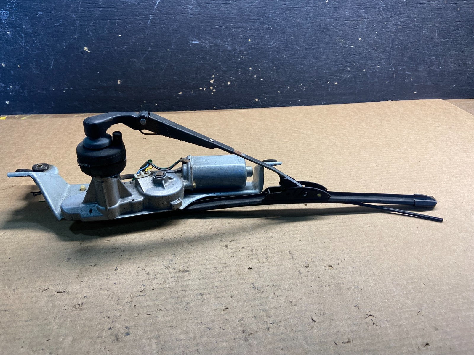 1991 to 1998 Mitsubishi Space Runner Wiper Motor Rear AA0680 DG3