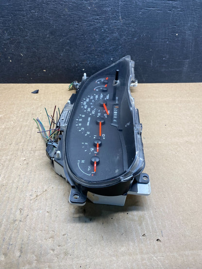 2006 Ford E350 Gauge Speedometer Cluster AG7423 DG1