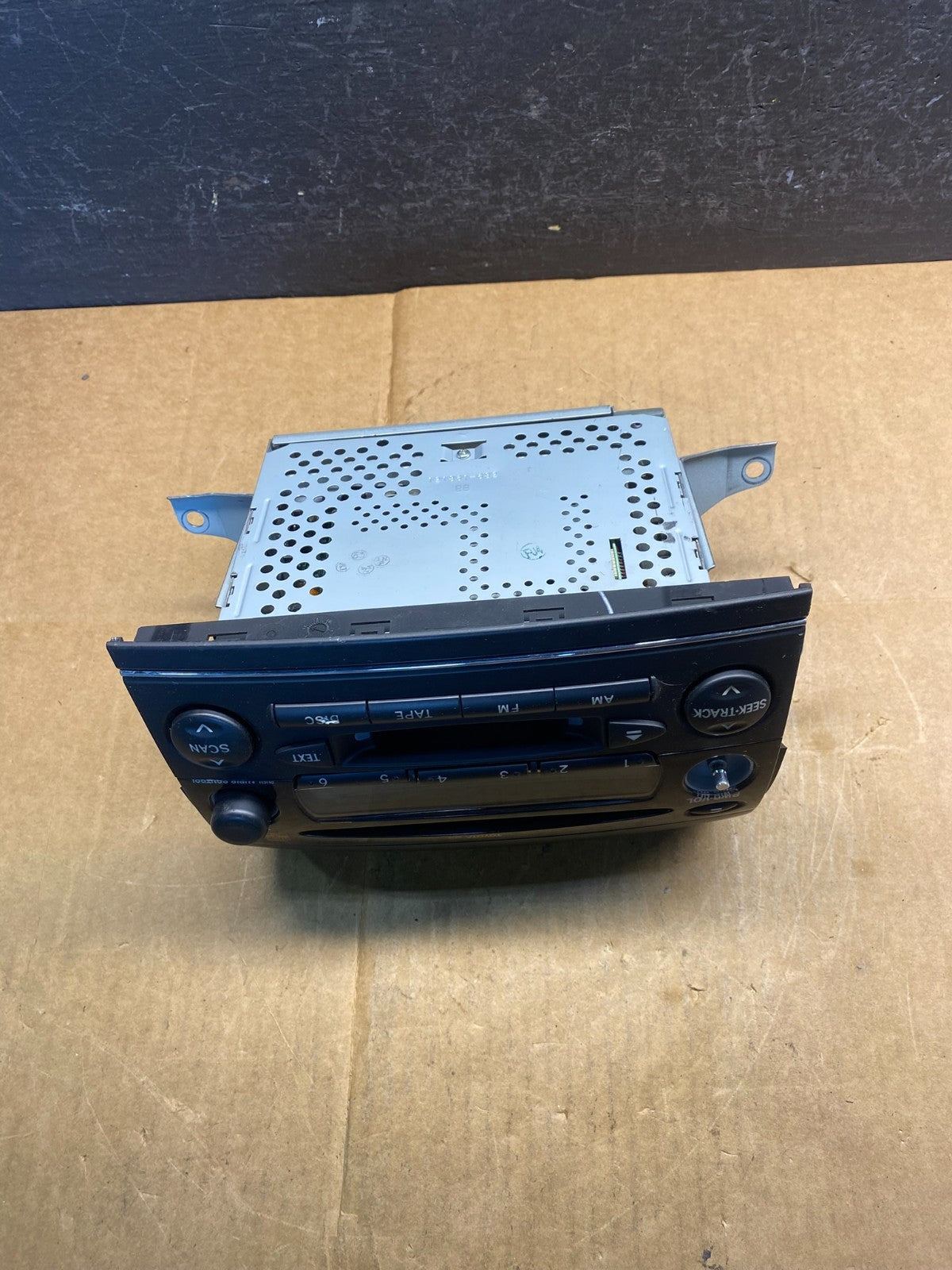2004 to 2010 Toyota Sienna AM FM CD WMA Mp3 Radio Receiver AD3603 DG4