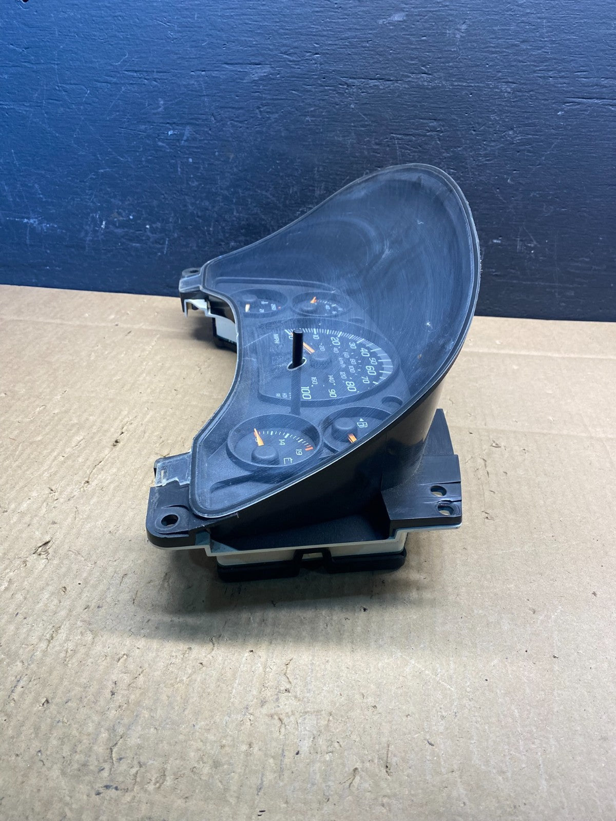 2004 to 2007 Chevrolet Express Speedometer Cluster Gauge AD16612