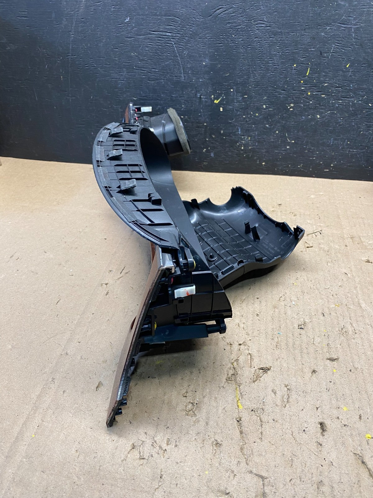 2014 - 2016 Hyundai Equus Speedometer Cluster Gauge Bezel Trim Air Vent R8933 DG2