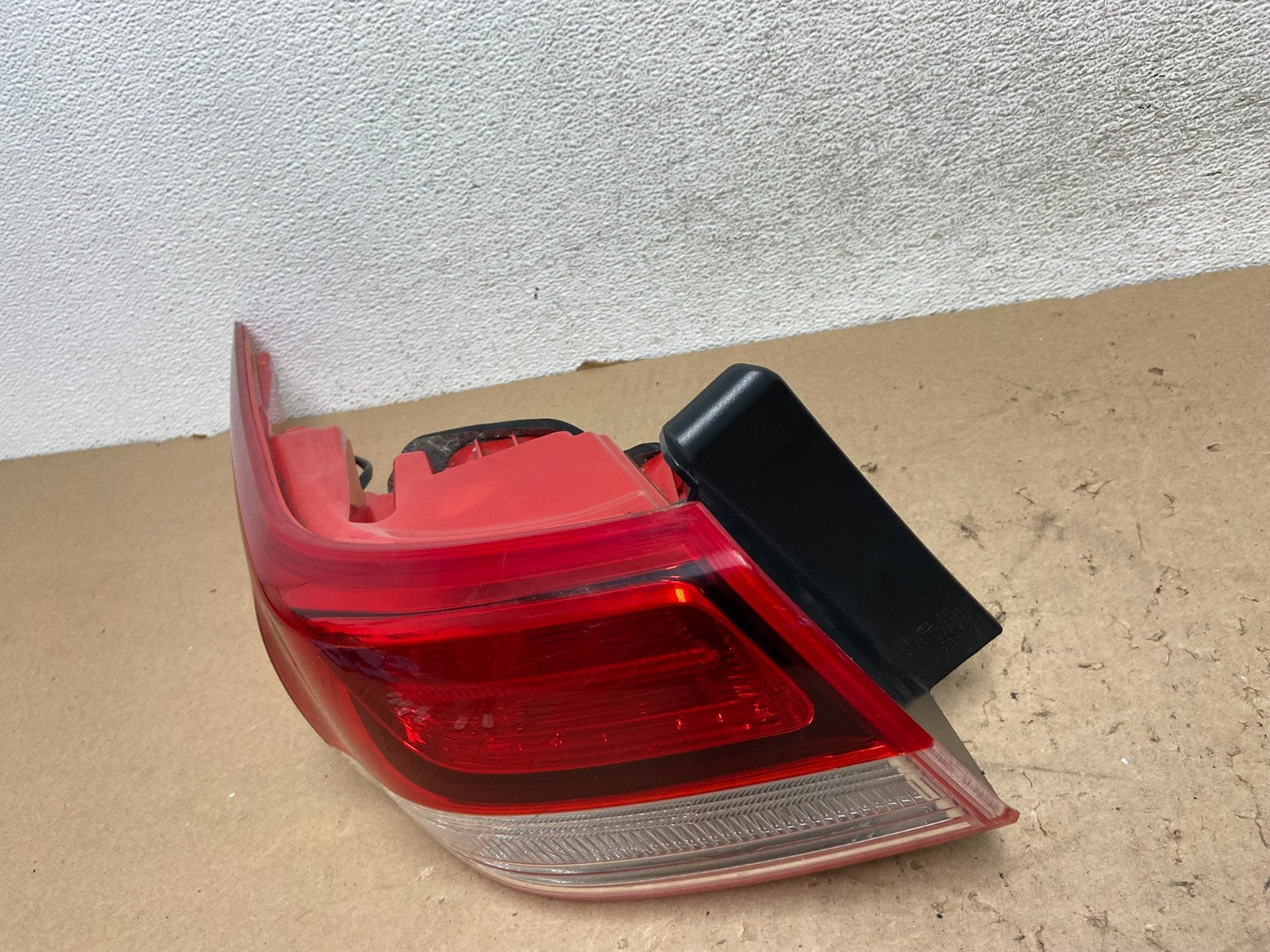 2016 to 2020 Kia Optima Left Driver LH Side Tail Light AG43201