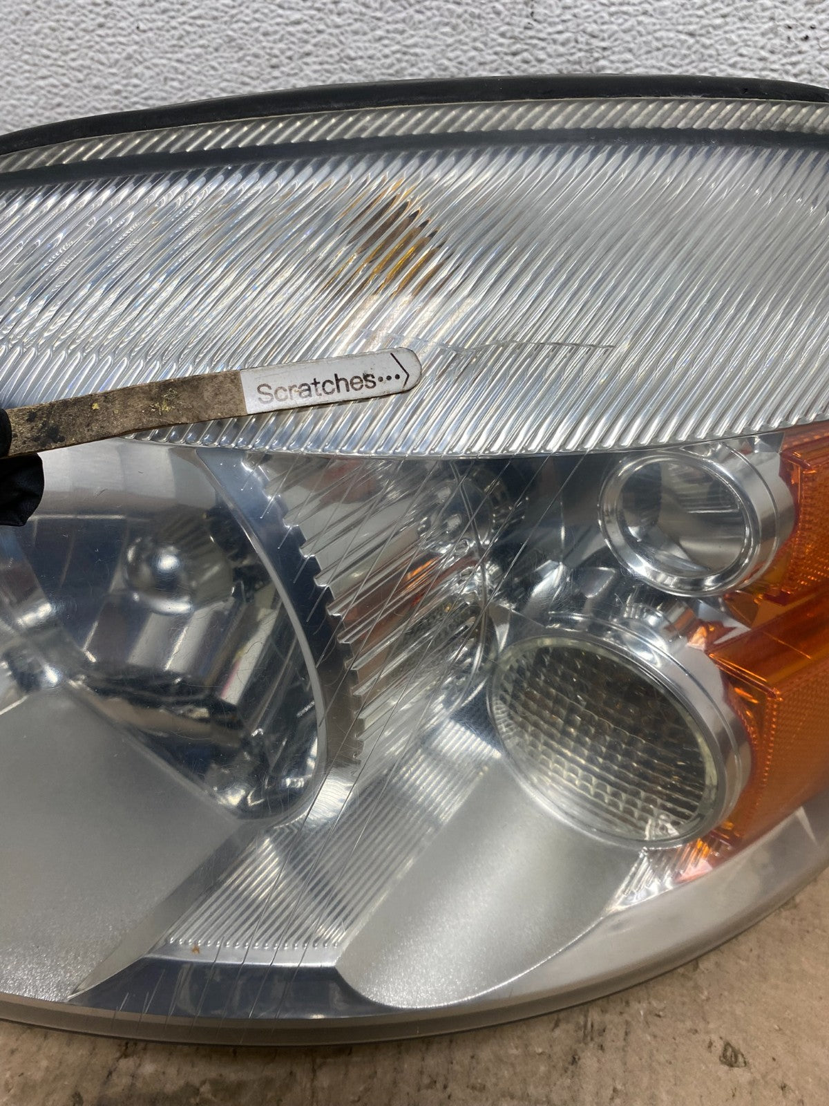 2004 - 2007 Ford Freestar Left Driver LH Side Headlight Halogen AF3277 DW3