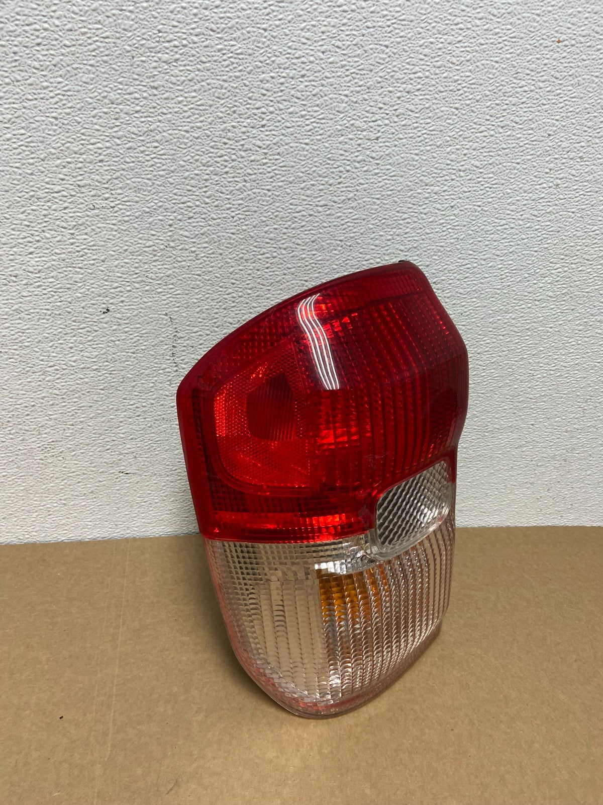 2001 2002 2003 Toyota Rav4 Left Driver LH Side Tail Light OEM AB9945 DW2