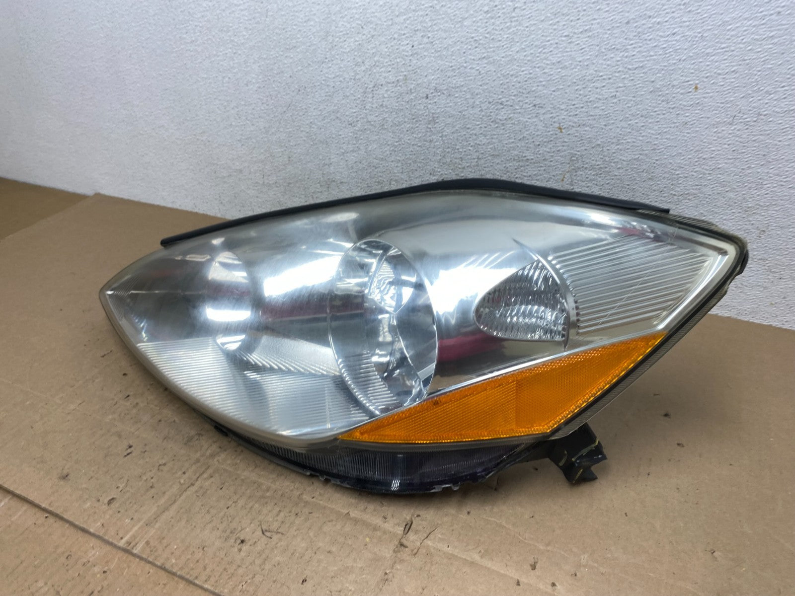 2006 to 2010 Toyota Sienna Left Driver Lh Side Headlight Halogen AE6472 DW1