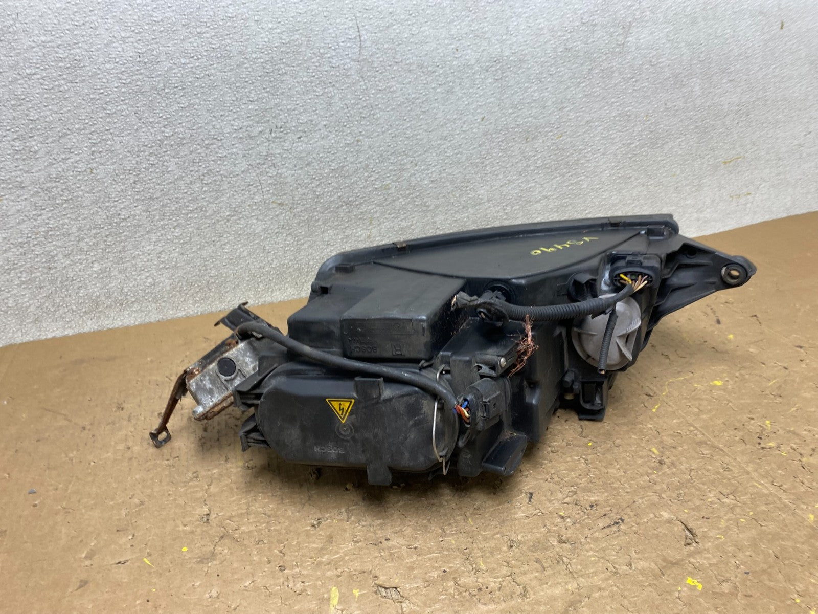2000 to 2006 Audi TT Right Passenger RH Side Xenon HID Headlight V8490 DW6