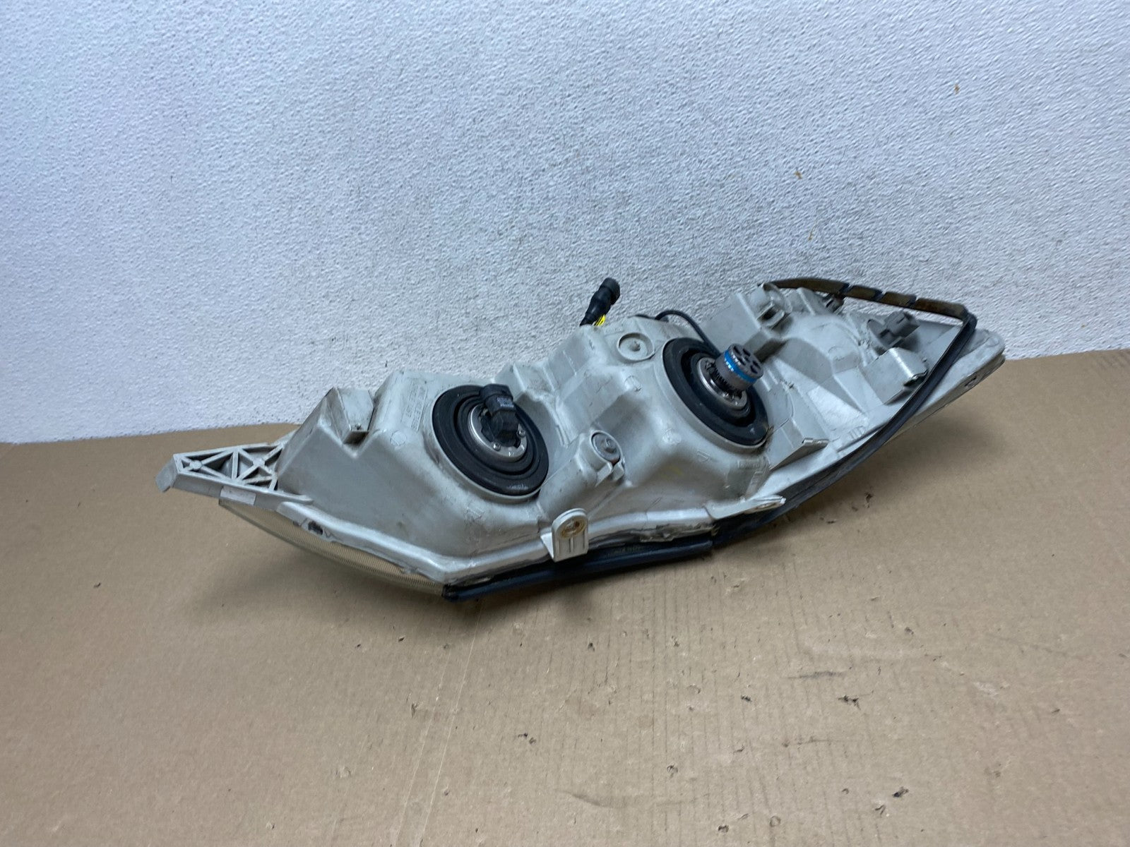 2000 to 2004 Toyota Avalon Halogen Left Driver LH Headlight AG6859 DW6
