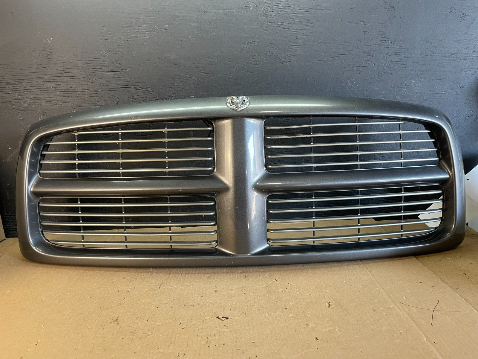 2002 2003 2004 2005 Dodge Ram 1500  Upper Front Grill Grille AD5799 DG0