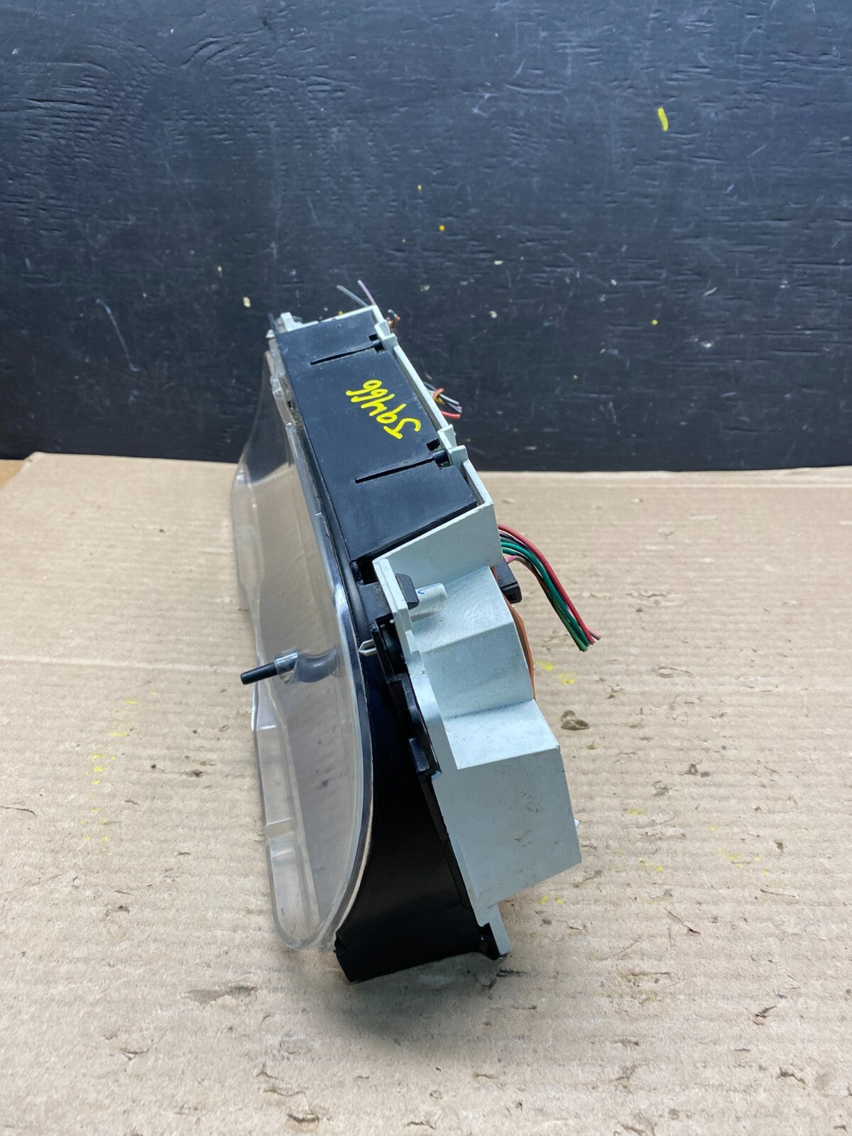 2001 to 2002 Ford Econoline E250 E350 Van Speedometer Instrument Cluster J94662