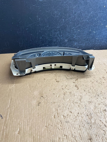 2001 to 2002 GMC Yukon Sierra Denali Instrument Gauge Cluster AF15914