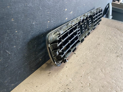 2000 to 2002 Audi A4 Upper Front Grill Grille OEM P6104 DG6