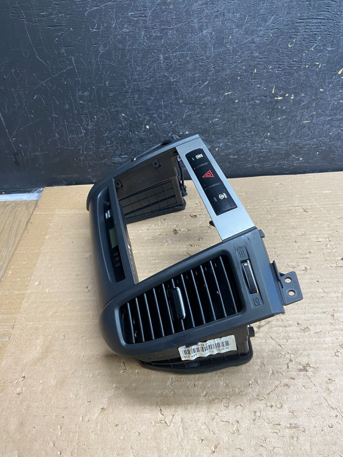 2007 to 2009 Hyundai Santa Fe Center Dashboard Radio Bezel Trim ag8552 DG1