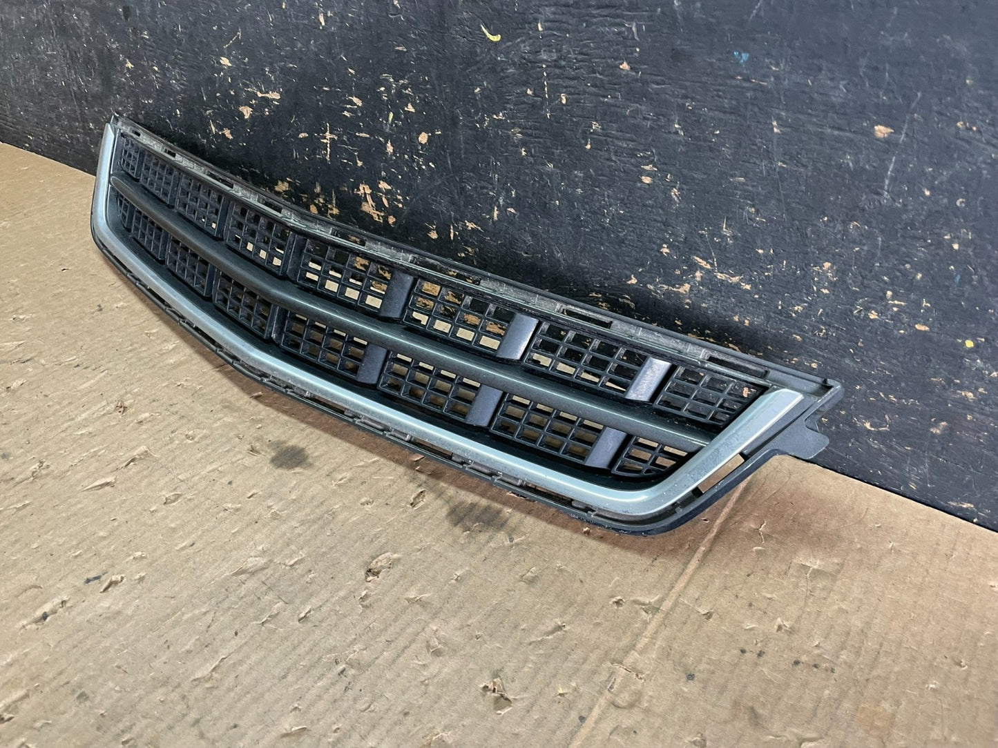 2013 to 2014 Cadillac ATS Front Lower Grille Grill OEM Z3206 DG2
