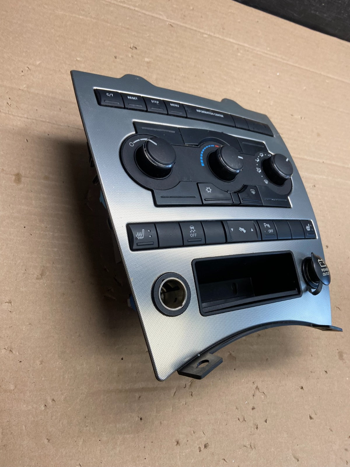 2005 2006 2007 Jeep Commander Grand Cherokee A/C Climate Control Bezel AG5141 DG3