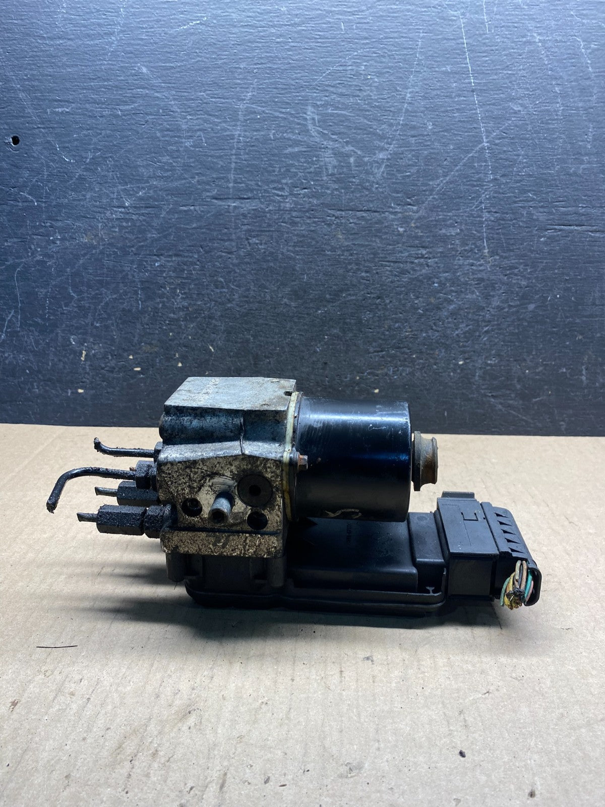 2003 2007 Ford E250 E350 Anti-Lock ABS Antilock Brake Pump AG9681 DG2