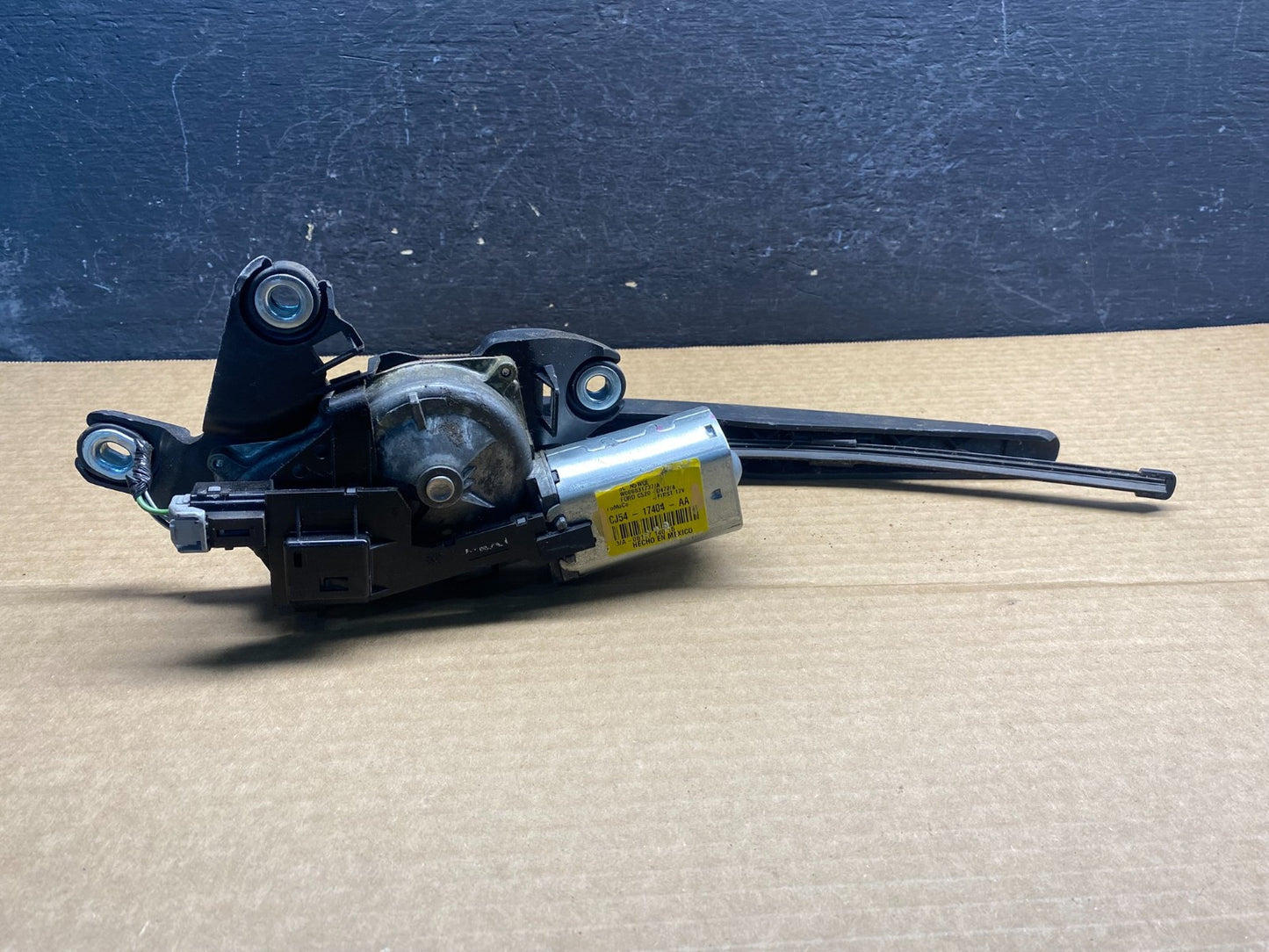 2013 to 2019 Ford Escape Rear Windshield Wiper Motor AF6714 DG5