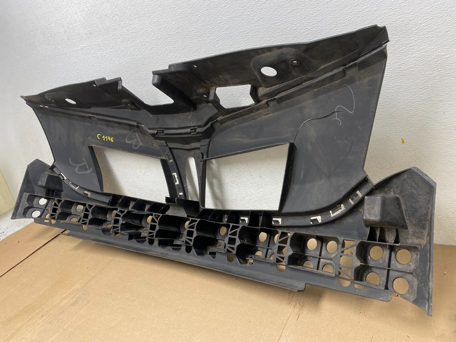 2013 to 2016 Lincoln MKT Grill Grille Support Panel C1146 OEM DG5