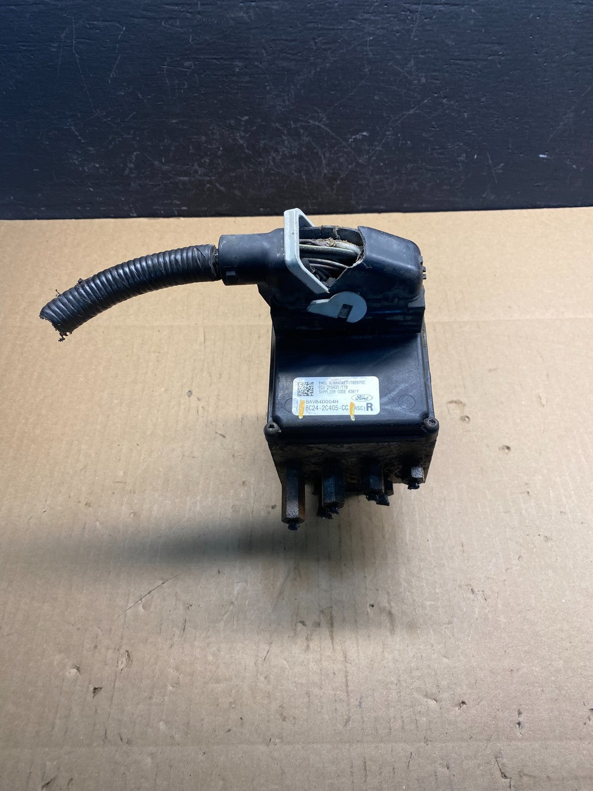 2011 - 2014 Ford E250 E350 Van  ABS Anti Lock Brake Pump Module Oem ac2469 DG0