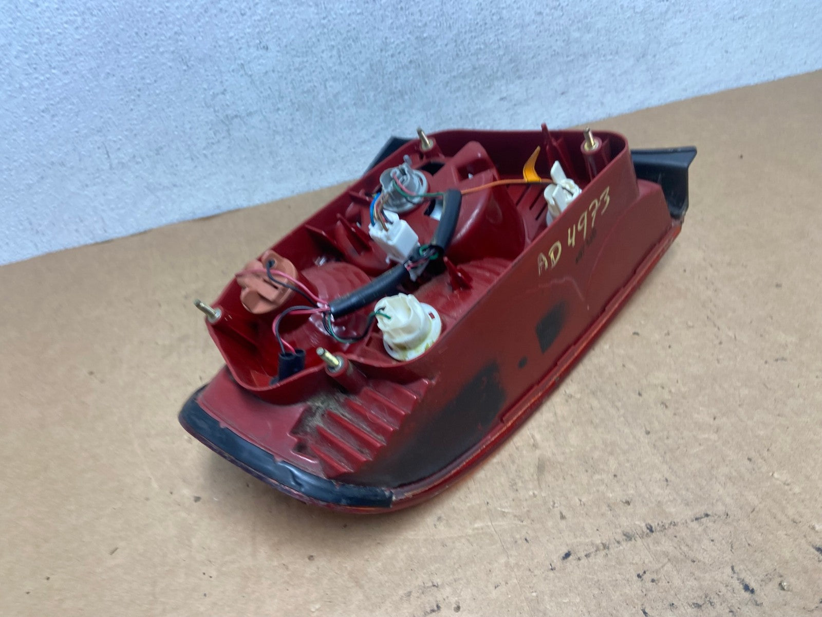 2002 - 2005 Hyundai Sonata Right Passenger RH Side Tail Light AD4973 LK6